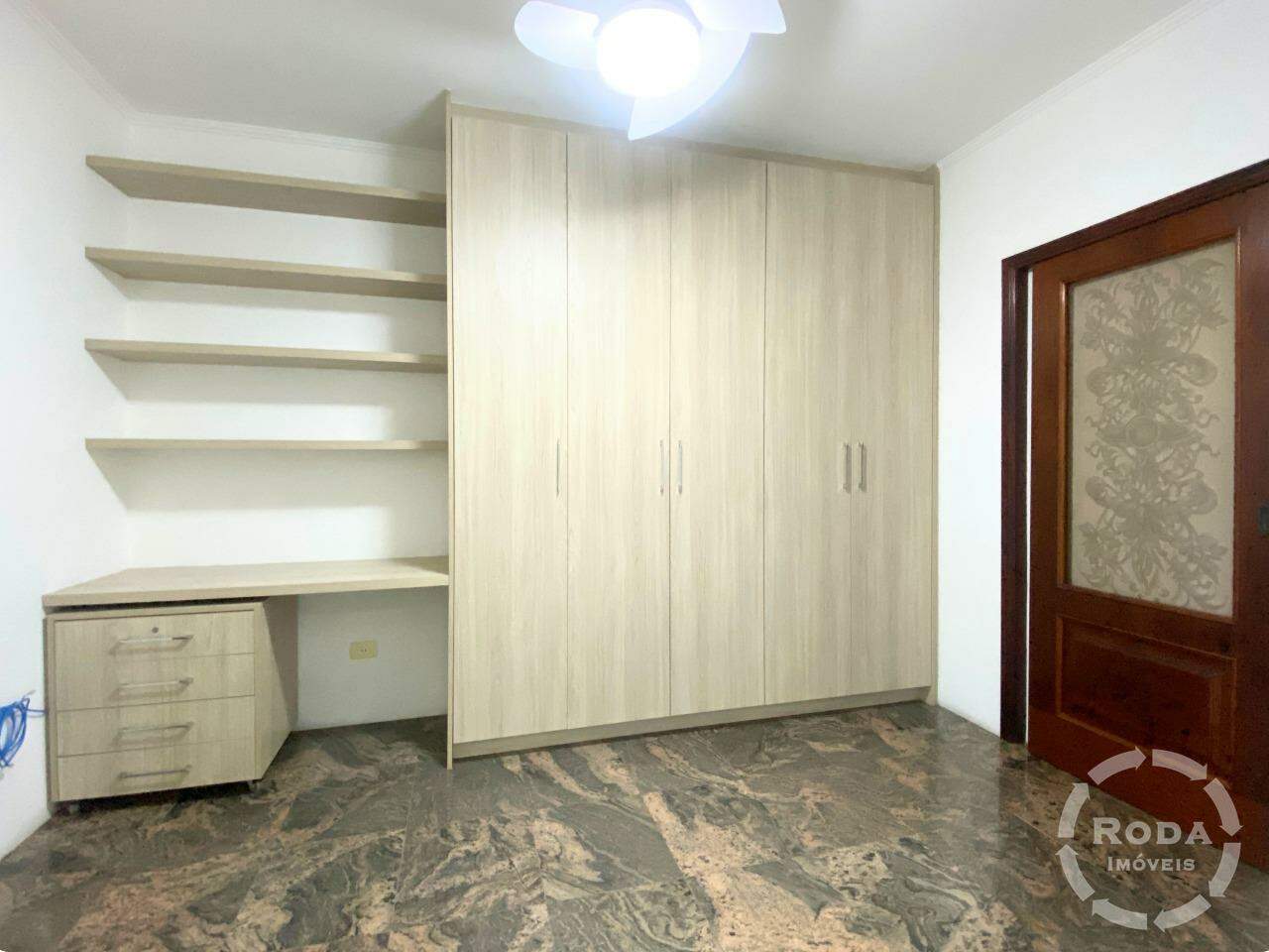 Apartamento à venda no Ponta da Praia: SUITE
