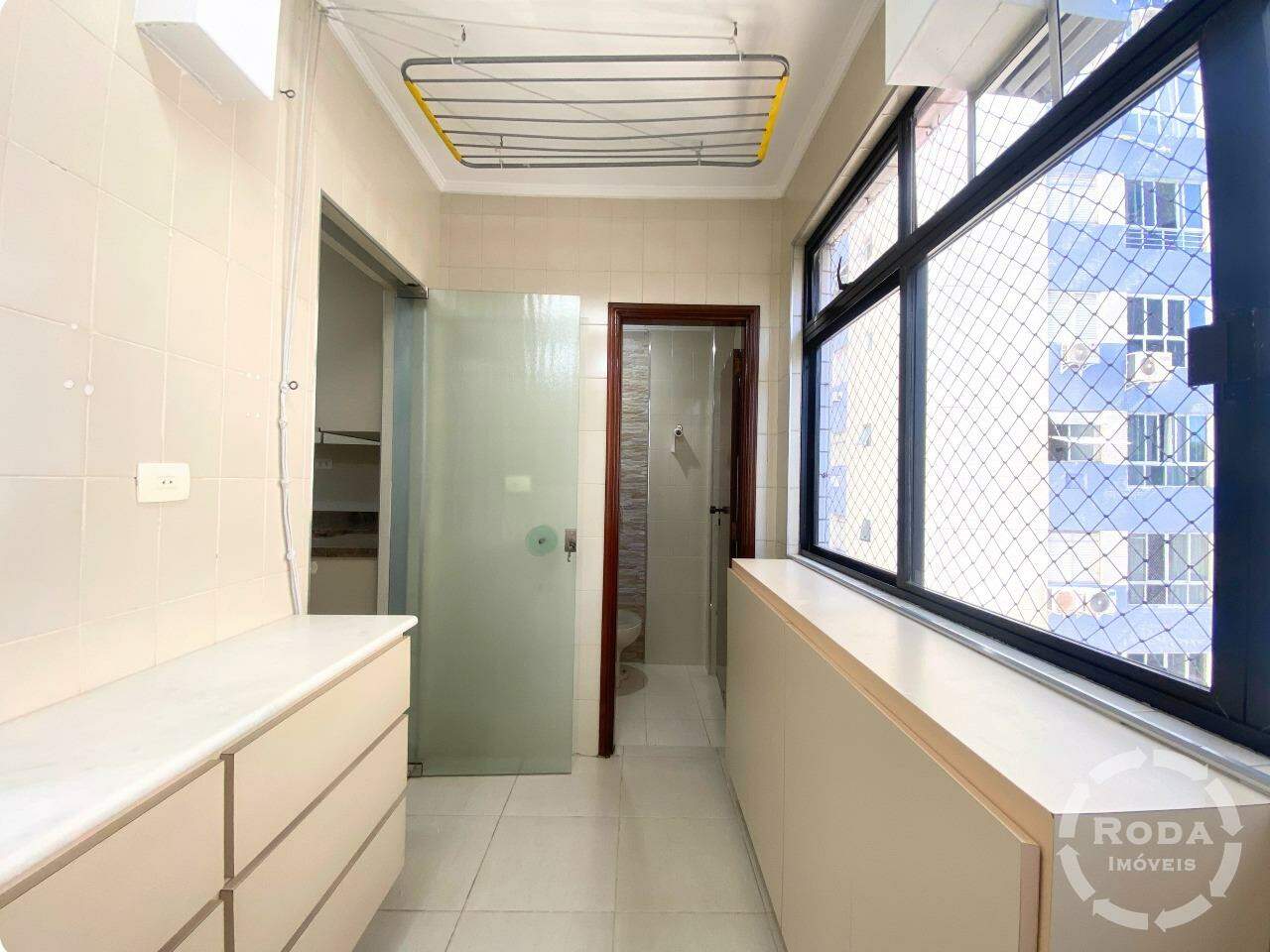 Apartamento à venda no Ponta da Praia: AREA SERVIÇO