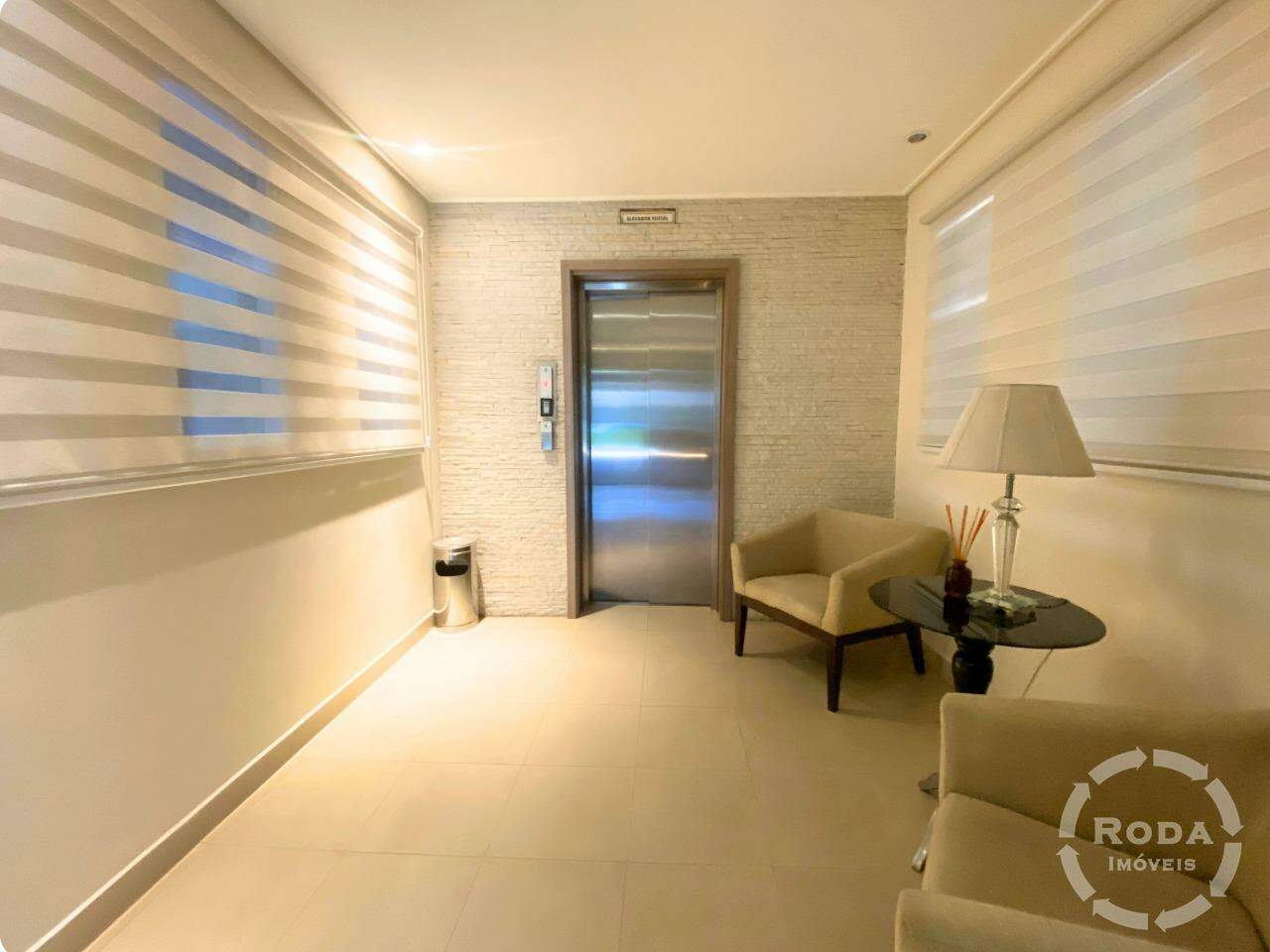Apartamento à venda no Ponta da Praia: HALL