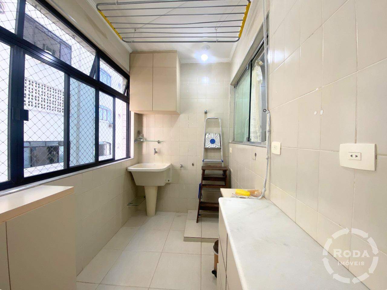 Apartamento à venda no Ponta da Praia: AREA SERVIÇO