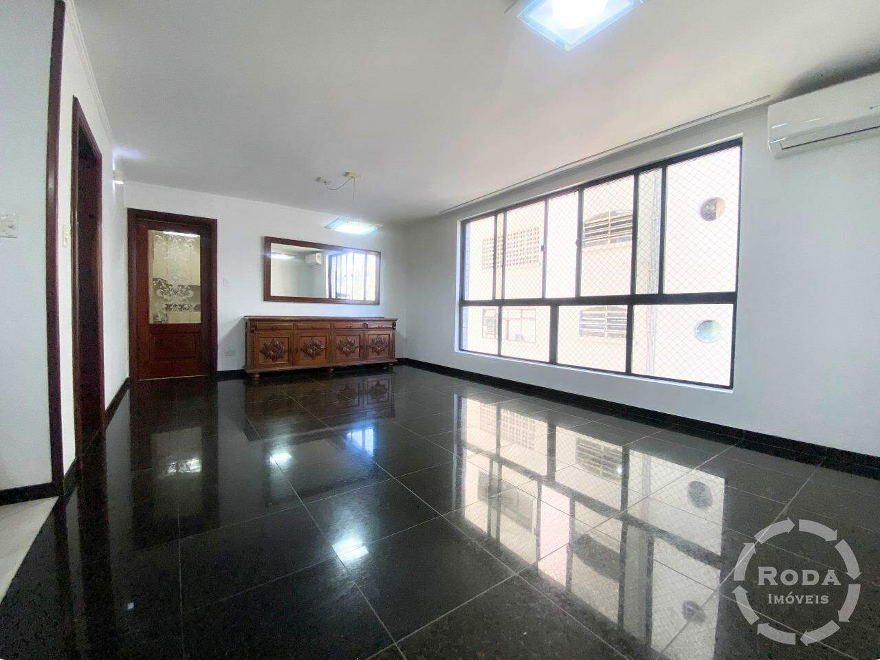 Apartamento à venda no Ponta da Praia: SALA