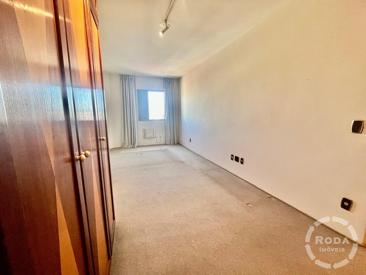 Apartamento à venda no Ponta da Praia: 