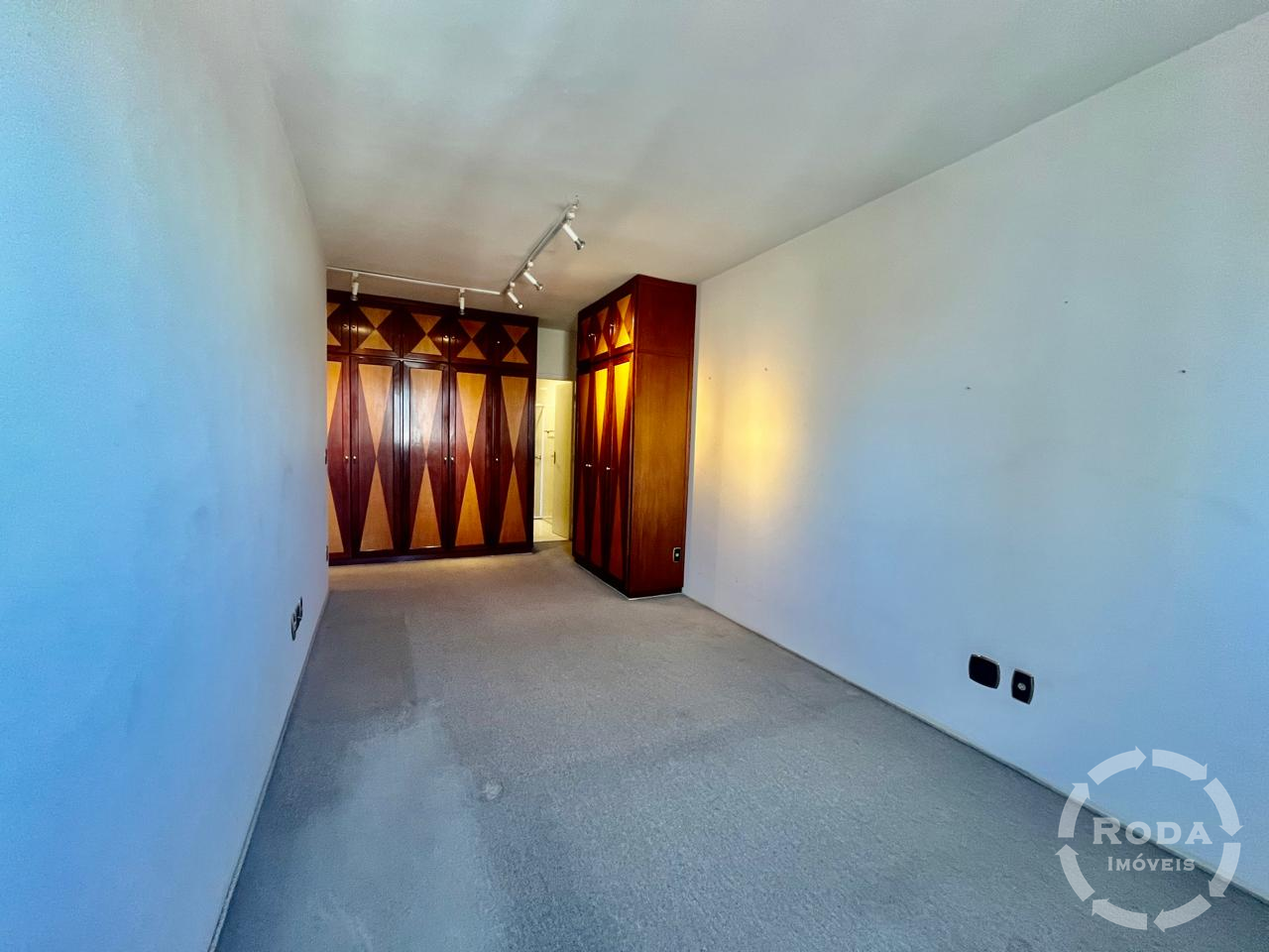 Apartamento à venda no Ponta da Praia: 