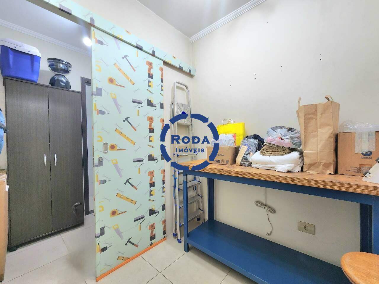Sobrado Geminado à venda no Embaré: 