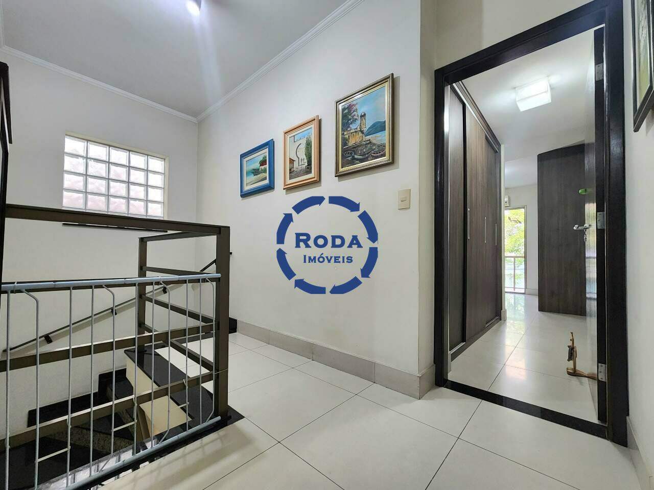 Sobrado Geminado à venda no Embaré: 