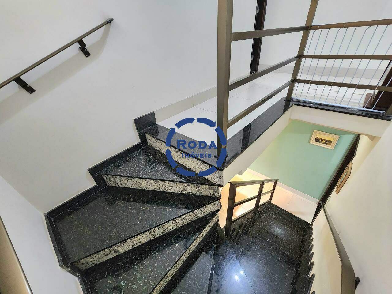 Sobrado Geminado à venda no Embaré: 
