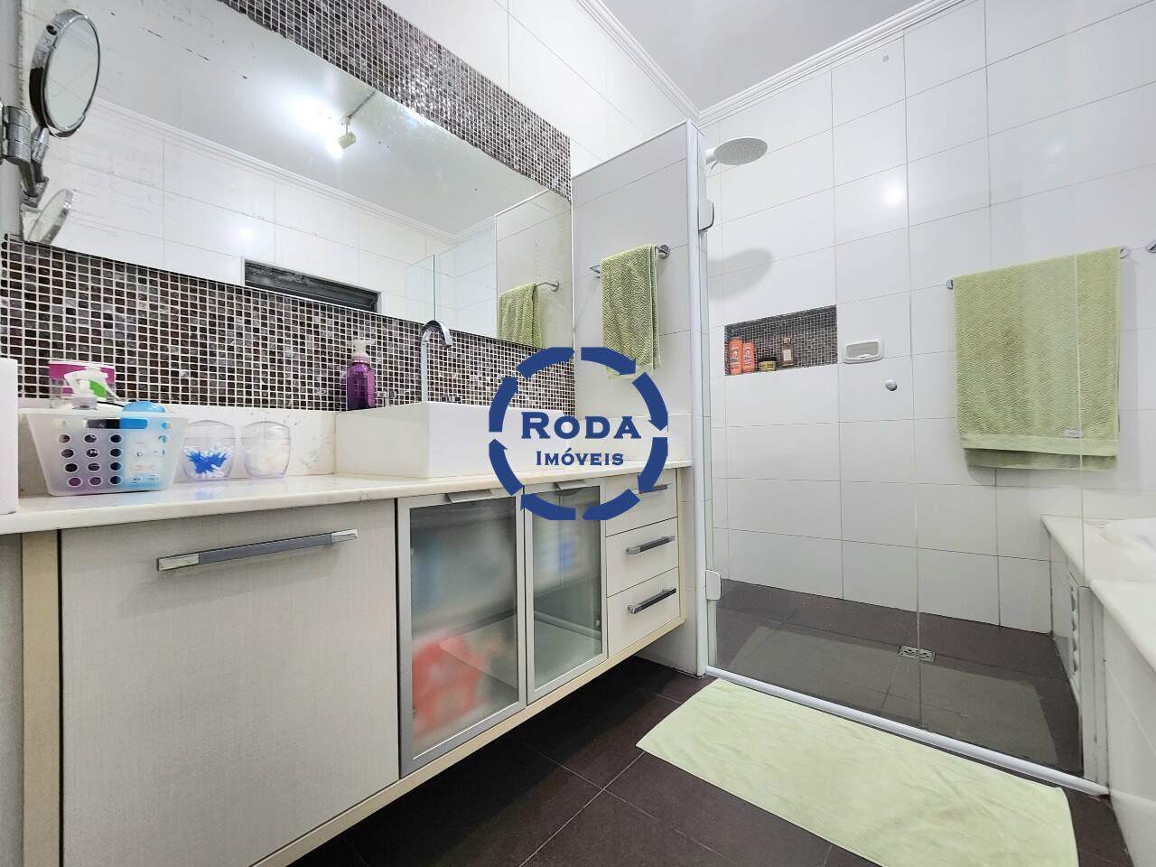 Sobrado Geminado à venda no Embaré: 