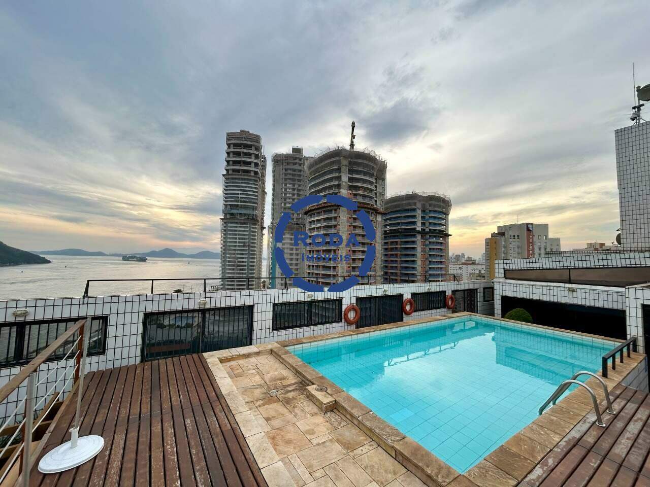 Apartamento à venda no Ponta da Praia: 