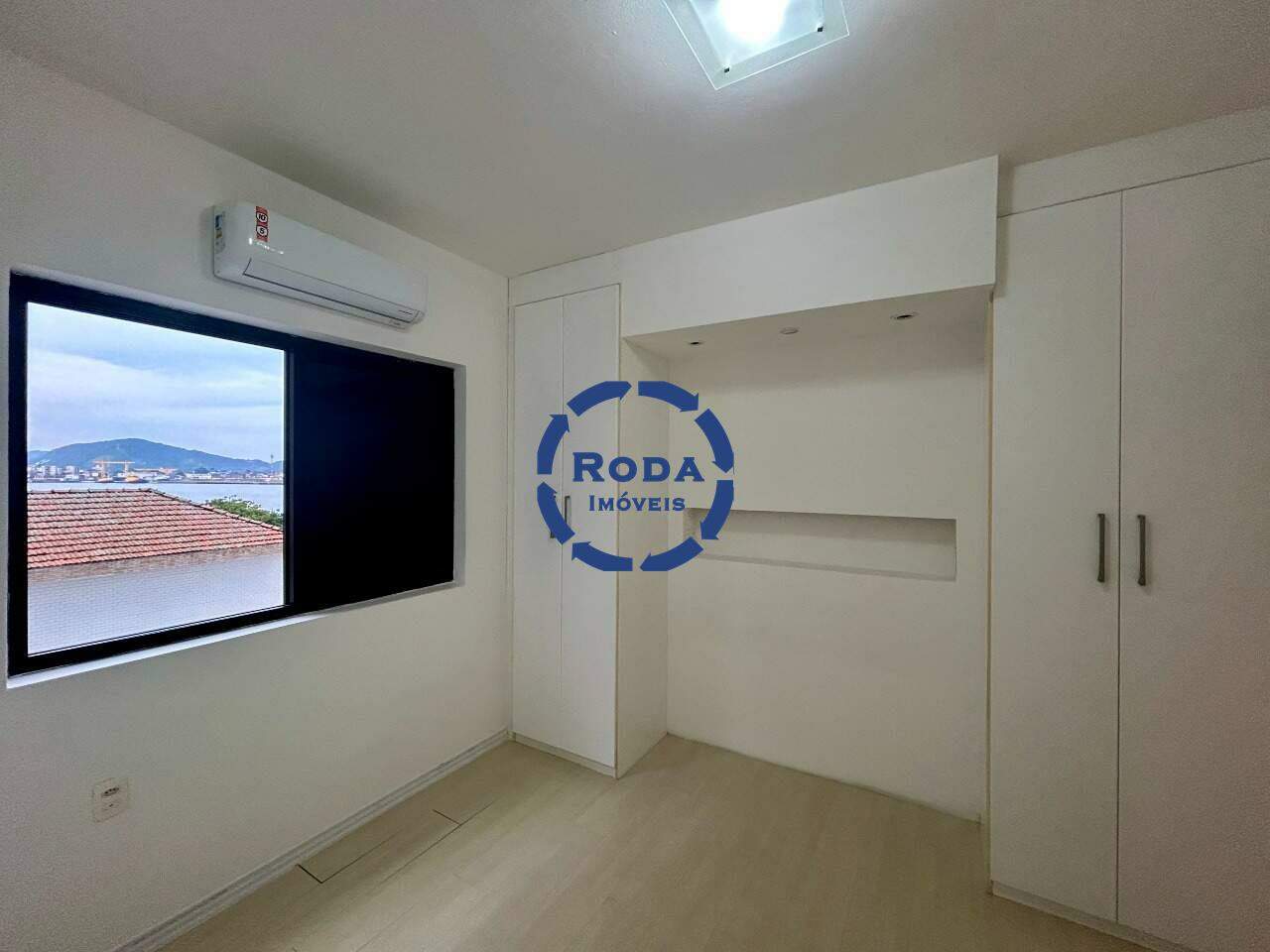 Apartamento à venda no Ponta da Praia: 