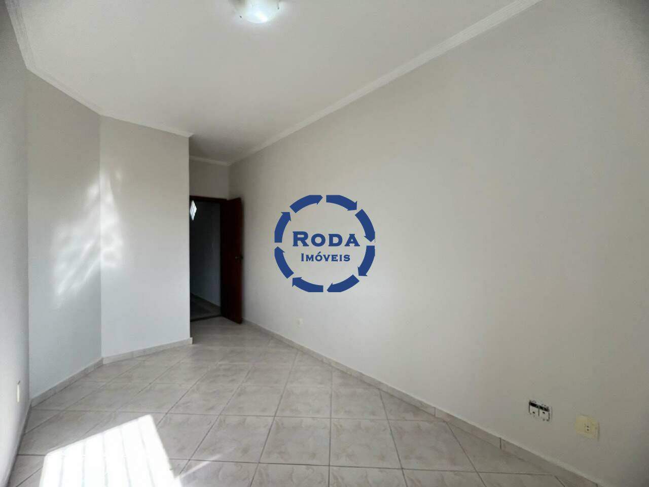 Casa Sobreposta Alta para aluguel no Ponta da Praia: 