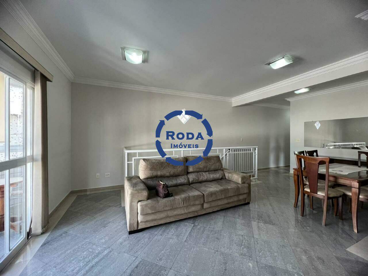 Casa Sobreposta Alta para aluguel no Ponta da Praia: 