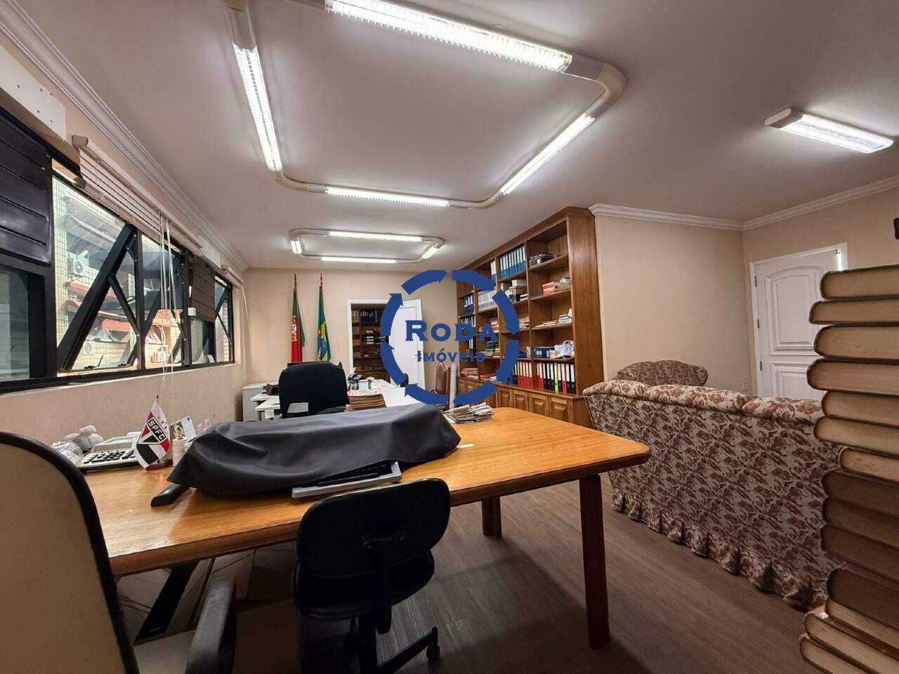 Sala à venda no Vila Mathias: 