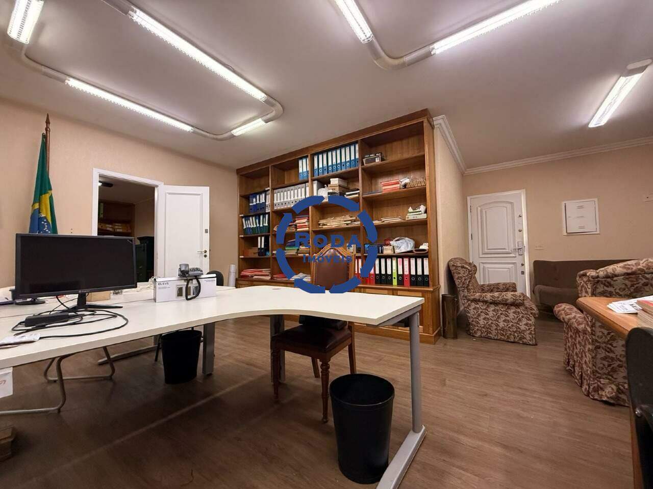 Sala à venda no Vila Mathias: 