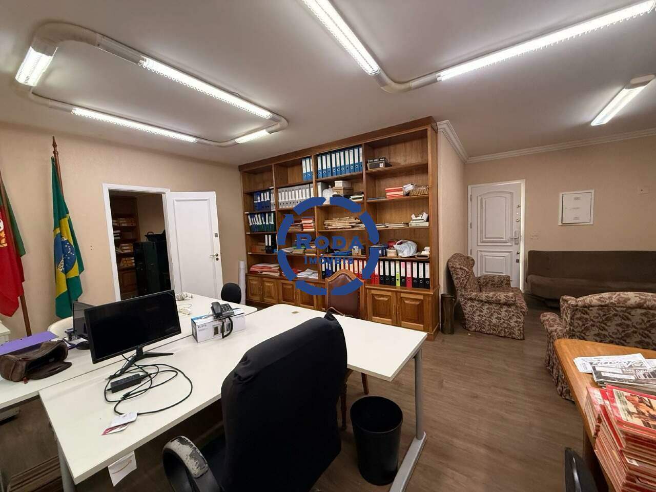 Sala à venda no Vila Mathias: 