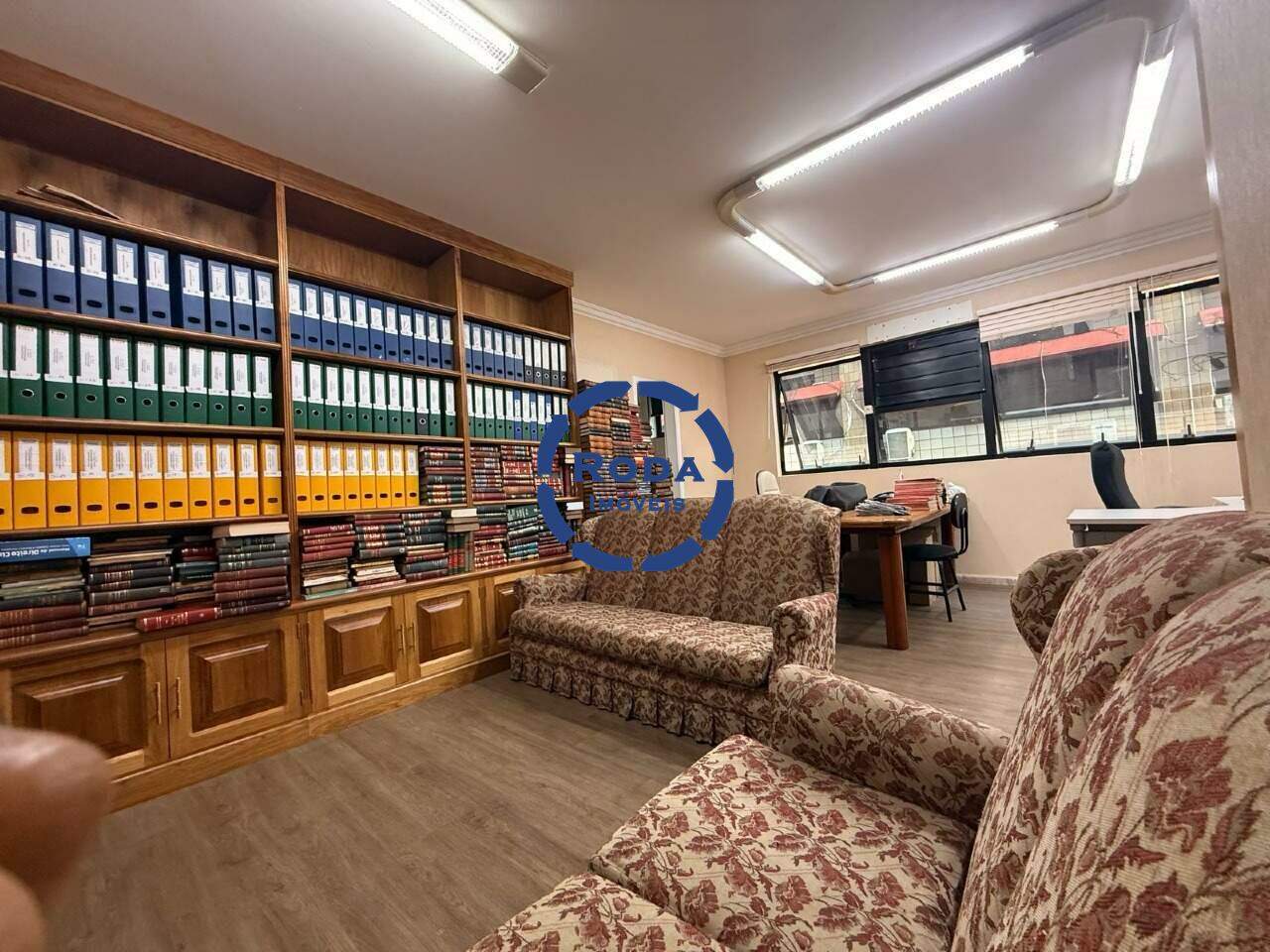 Sala à venda no Vila Mathias: 