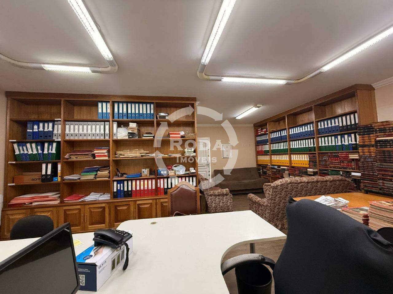 Sala à venda no Vila Mathias: 