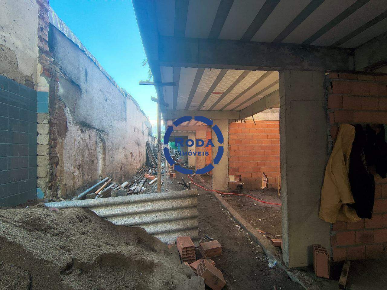 Village à venda no Vila Mathias: Obra em Junho/26
