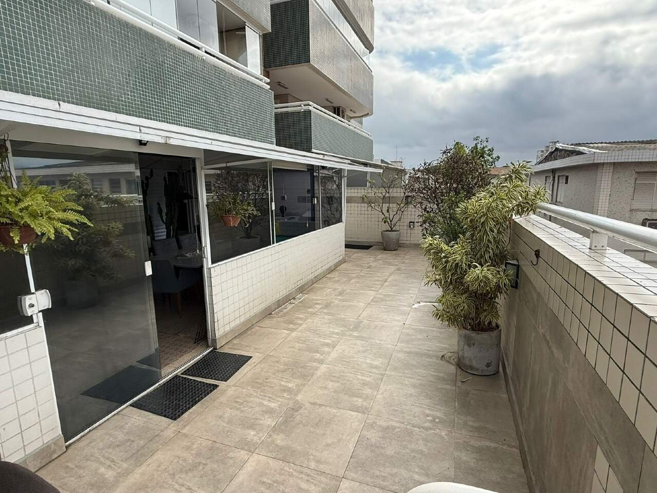 Apartamento Garden à venda no Ponta da Praia: 