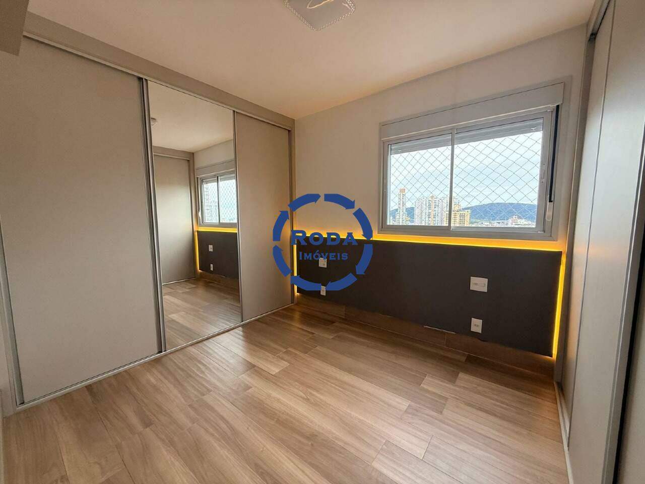 Apartamento à venda no Ponta da Praia: 