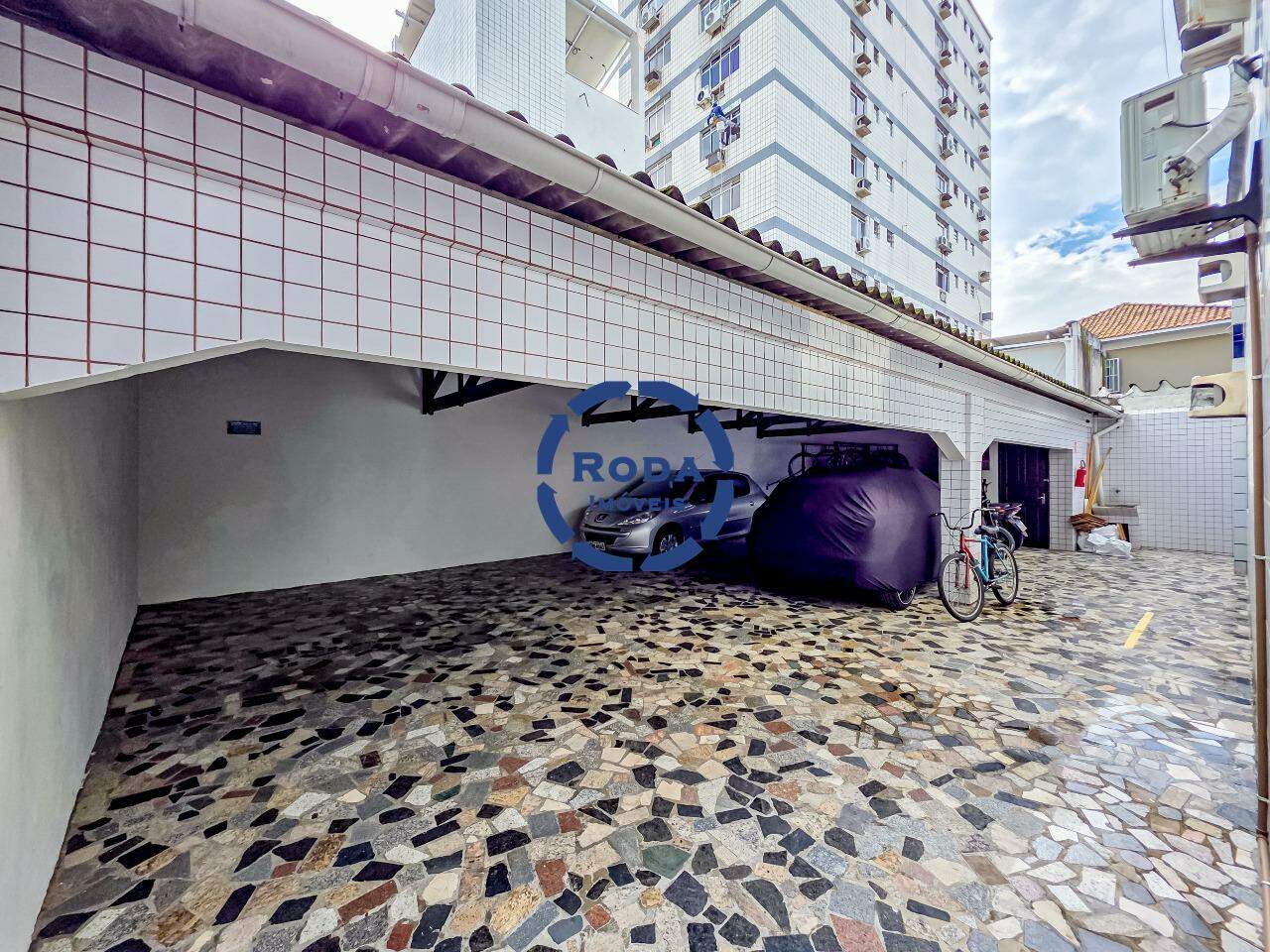 Apartamento Térreo à venda no Embaré: 