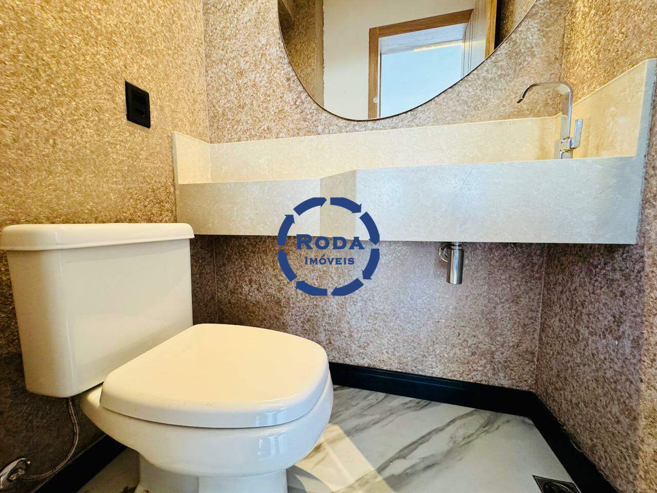 Cobertura à venda no Ponta da Praia: