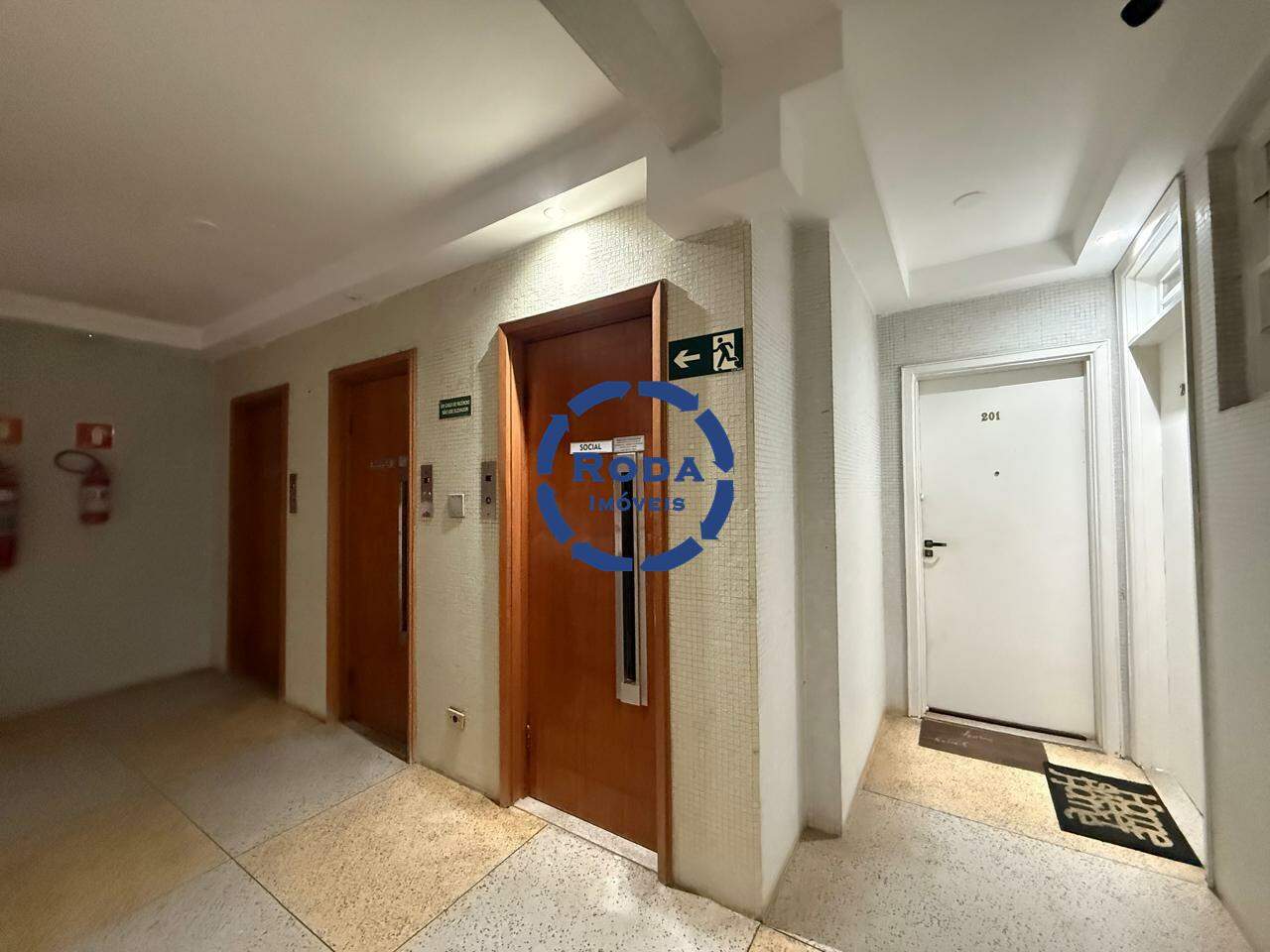 Apartamento à venda no Aparecida: 2 elevadores de serviço e 1 social