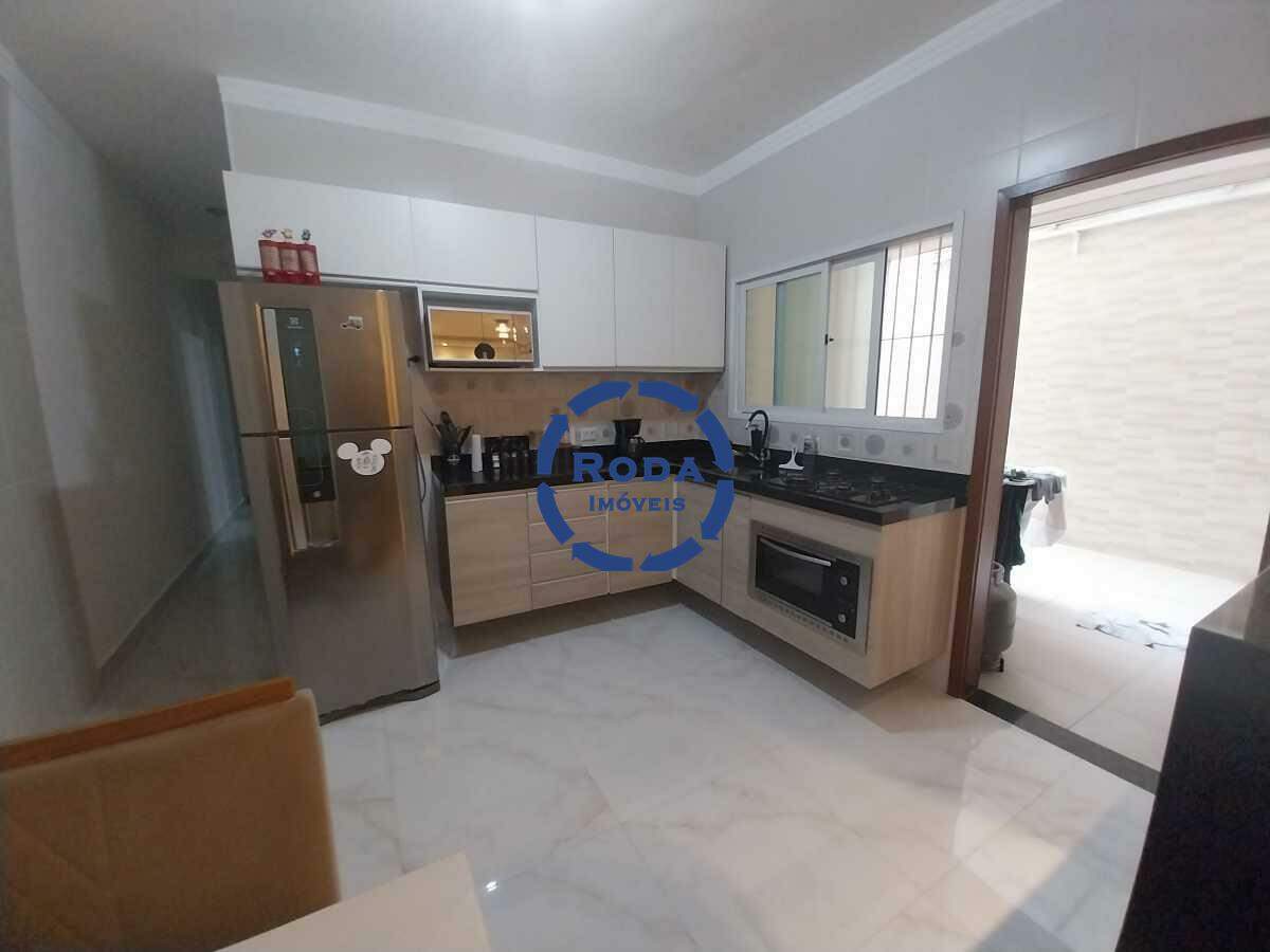 Casa Sobreposta baixa para aluguel no Vila Belmiro: 