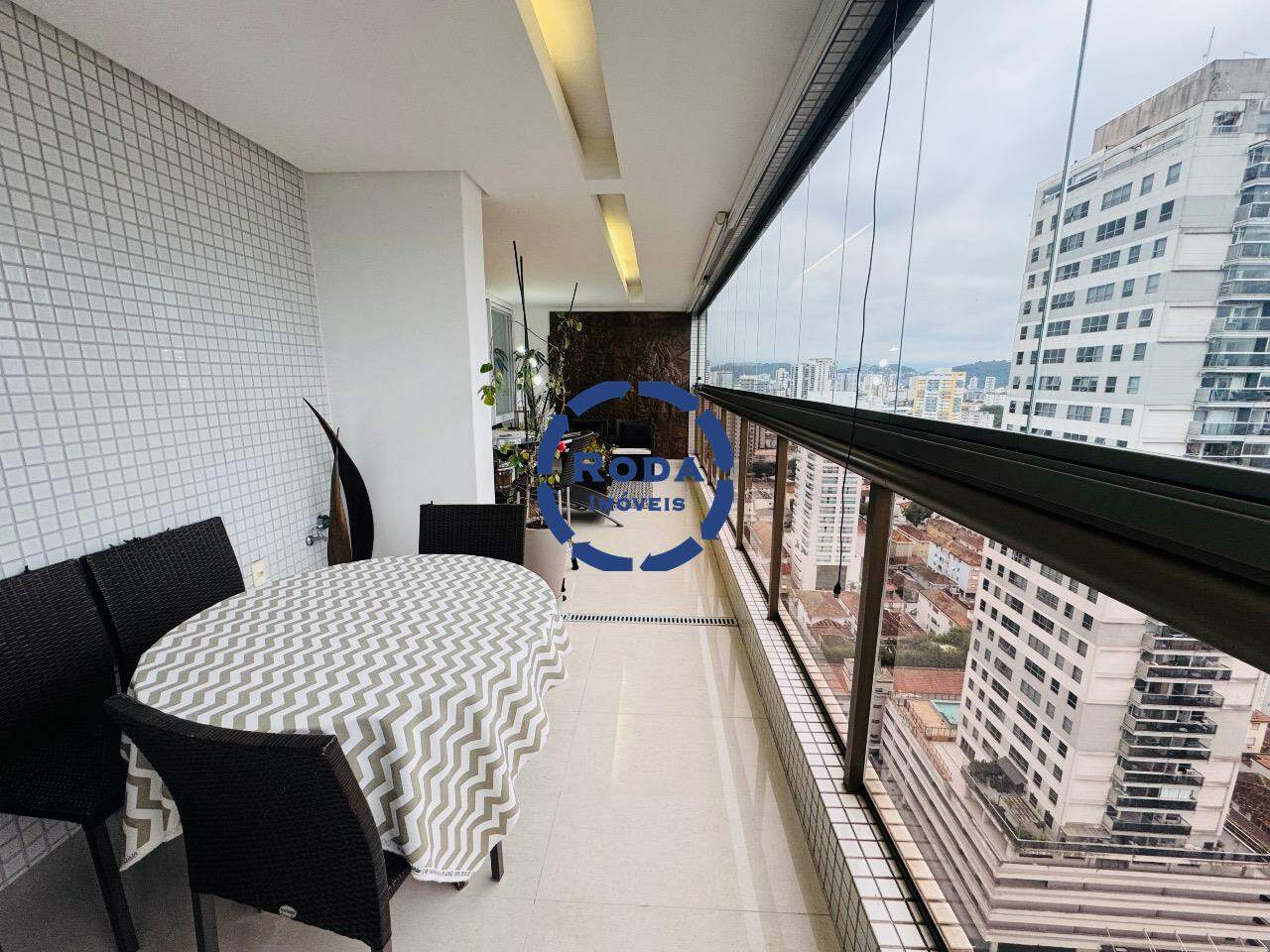 Apartamento à venda no Embaré: