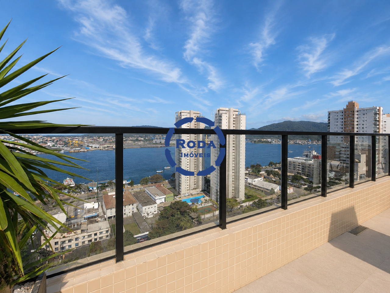 Apartamento à venda no Ponta da Praia: 