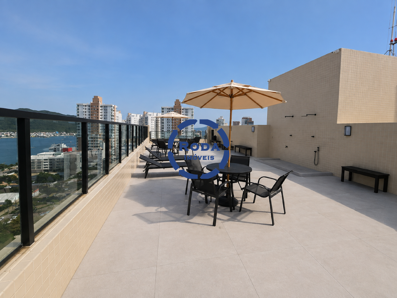 Apartamento à venda no Ponta da Praia: 
