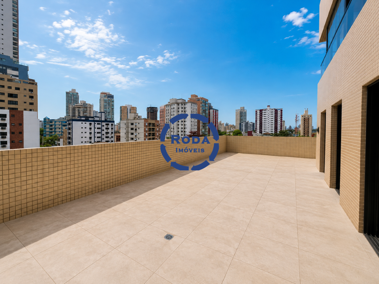 Apartamento à venda no Ponta da Praia: 