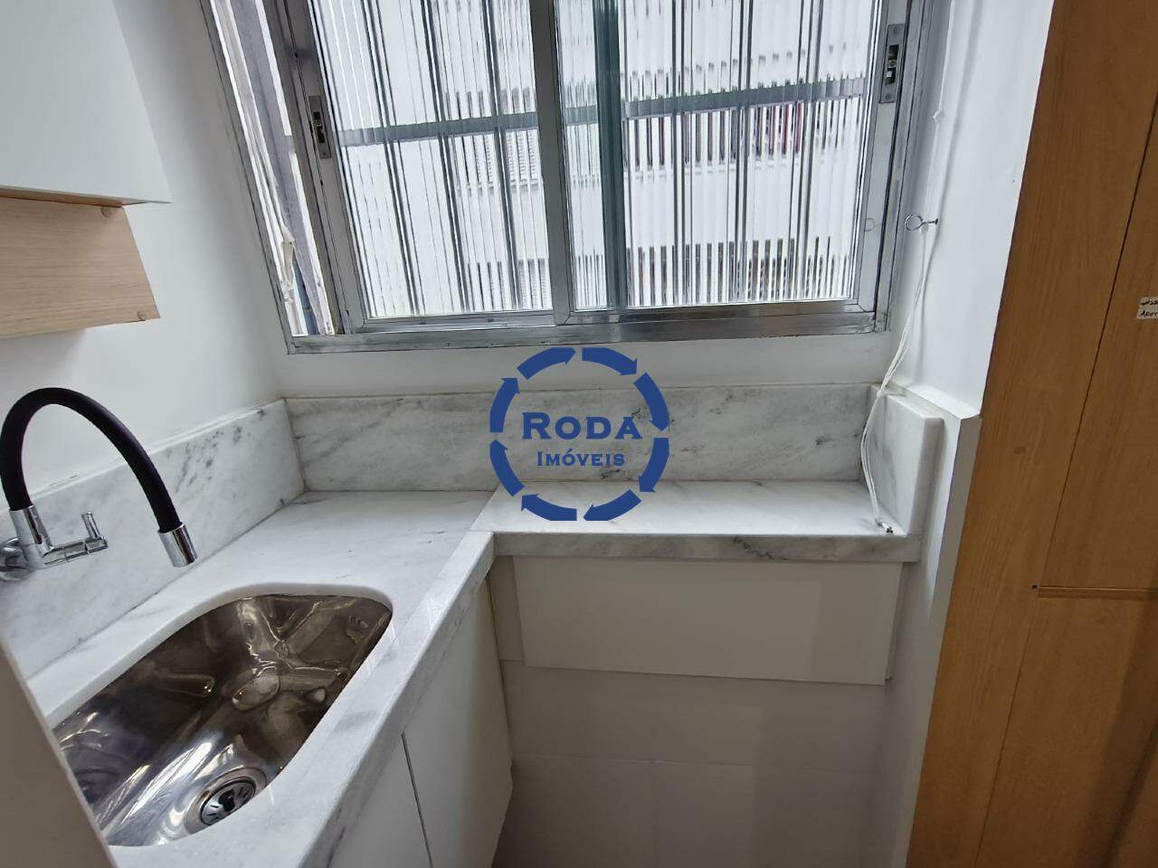 Kitnet à venda no Embaré: