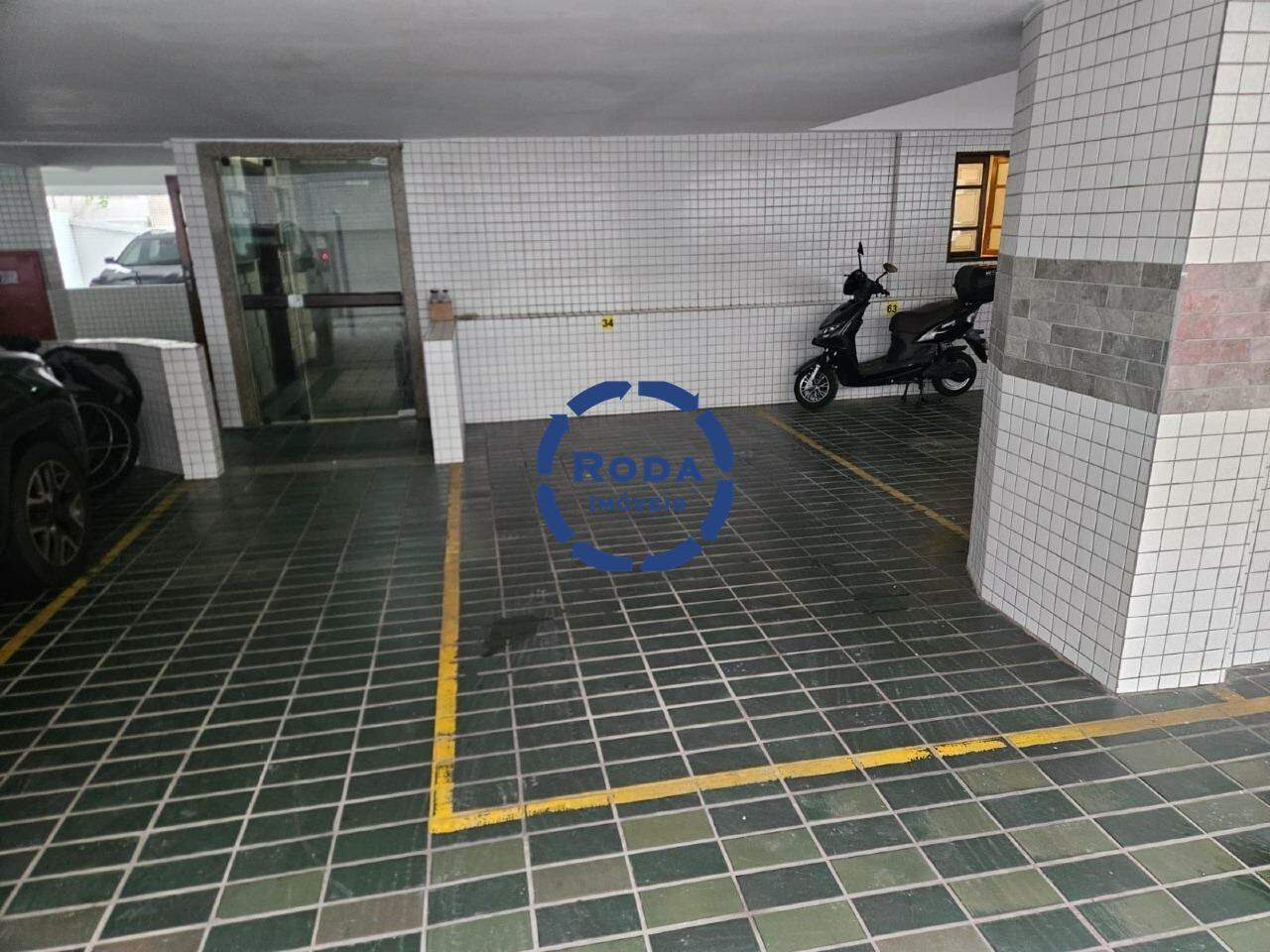 Apartamento à venda no Ponta da Praia: GARAGEM