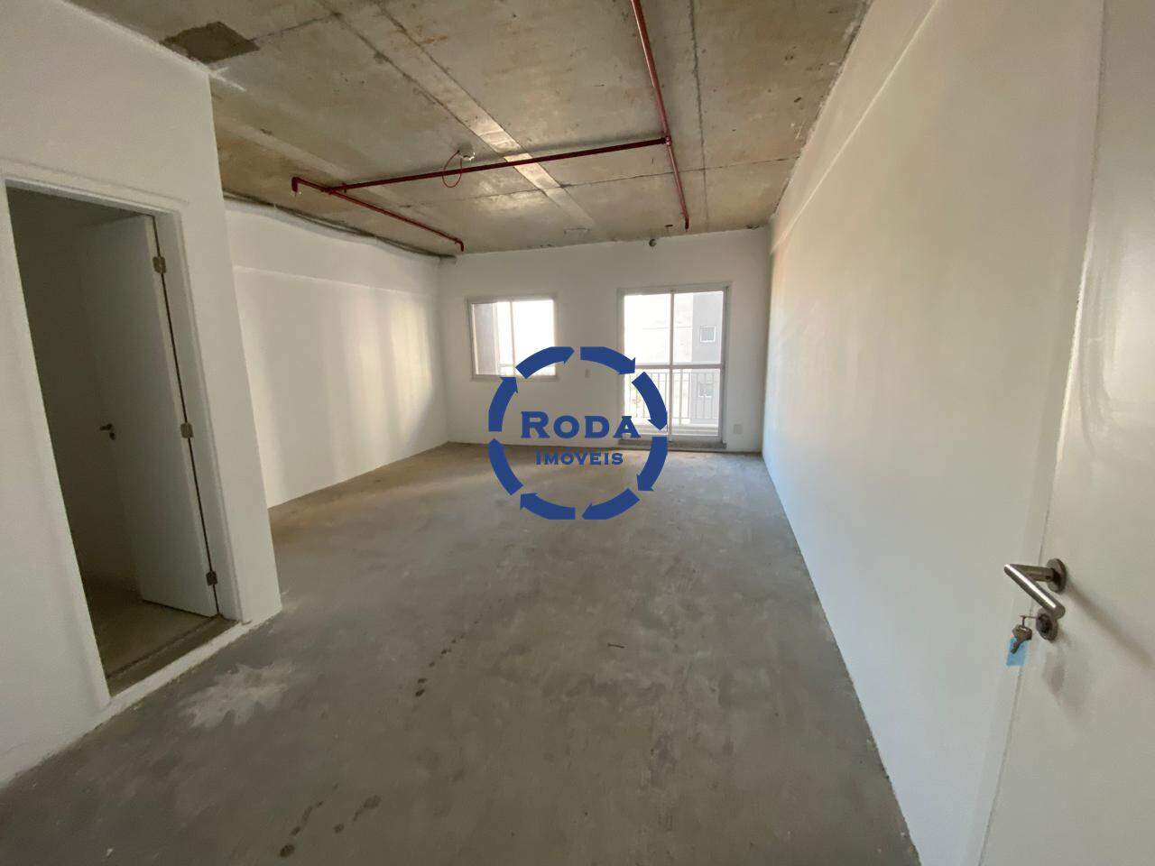 Sala à venda no Vila Mathias: