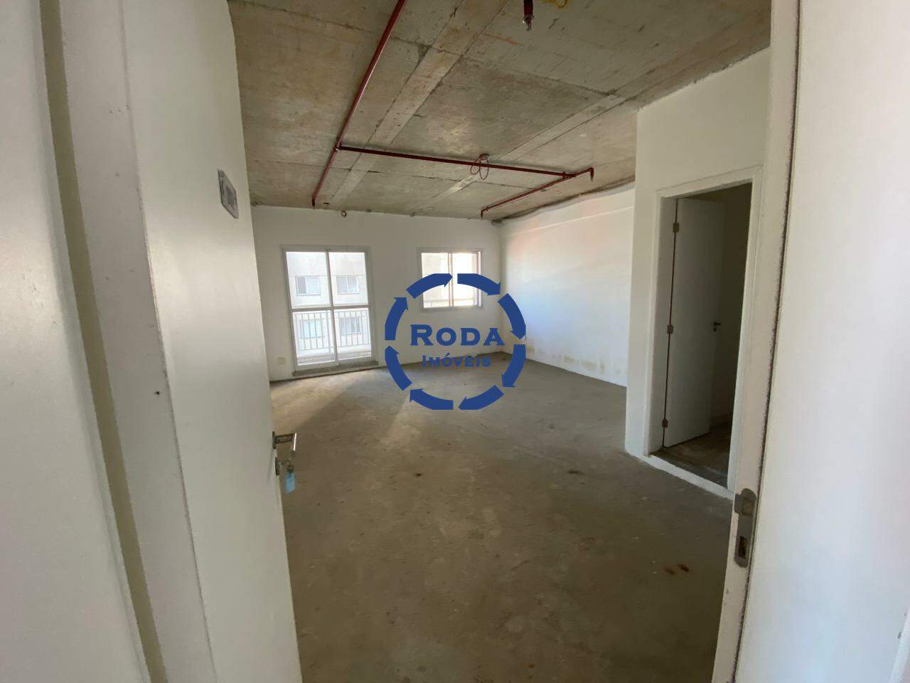 Sala à venda no Vila Mathias:
