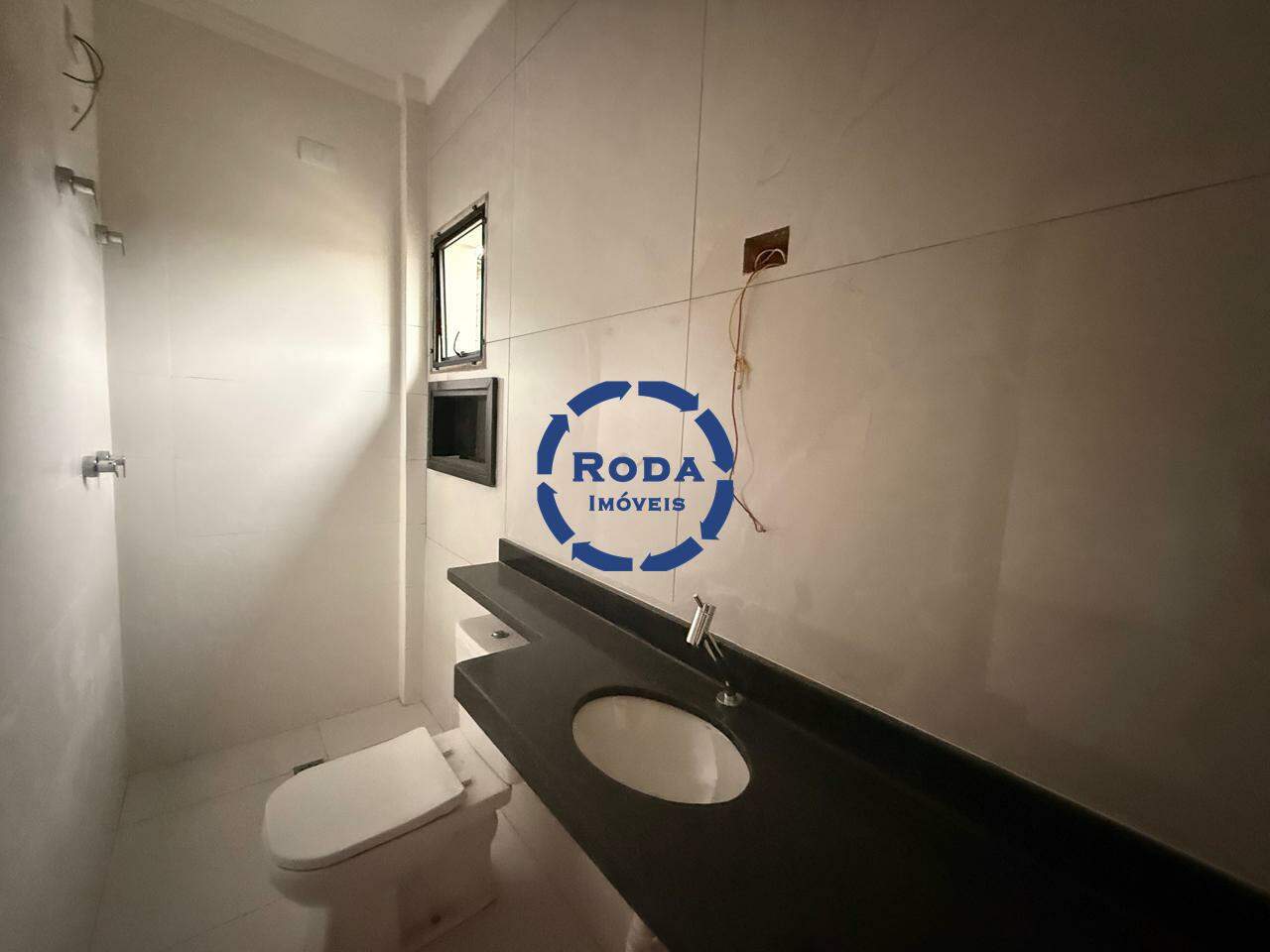 Sobrado à venda no Estuário: BANHEIRO SOCIAL