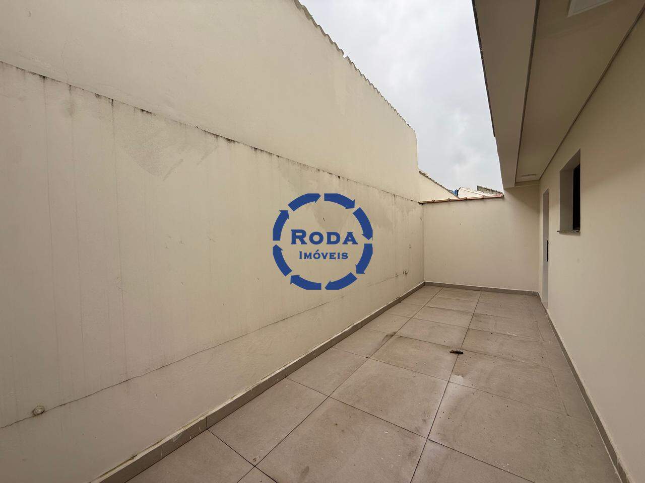 Sobrado à venda no Estuário: QUINTAL
