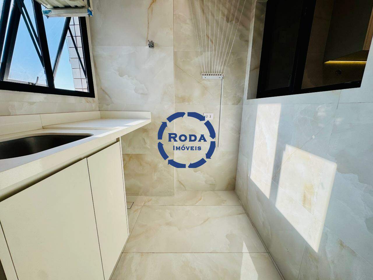 Apartamento à venda no Boqueirão: lavanderia