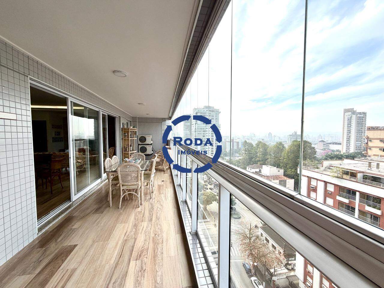Apartamento à venda no Embaré: