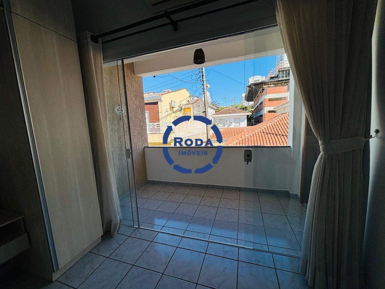 Casa de Condomínio à venda no Embaré: 