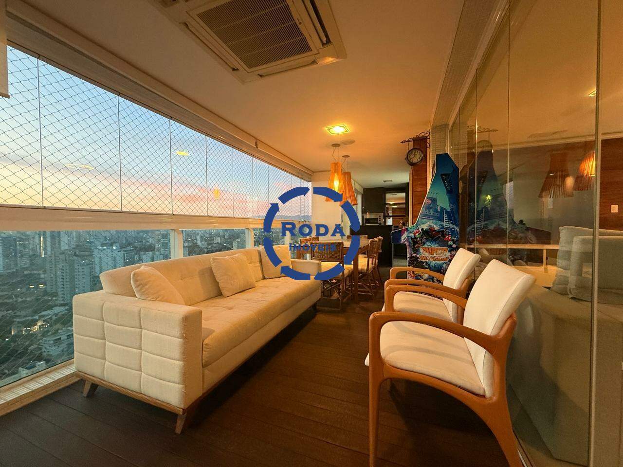 Apartamento para aluguel no Embaré: 