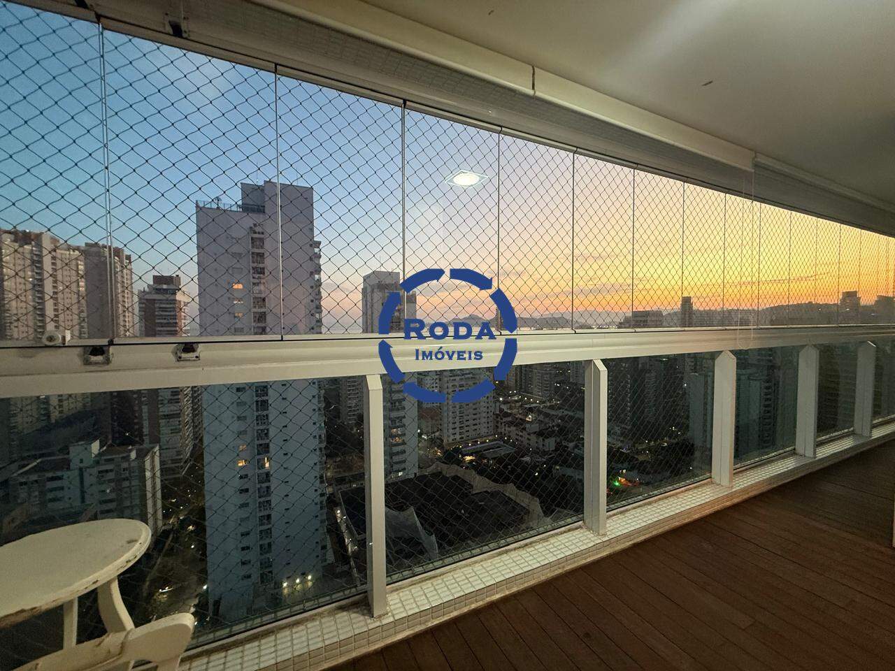 Apartamento para aluguel no Embaré: 