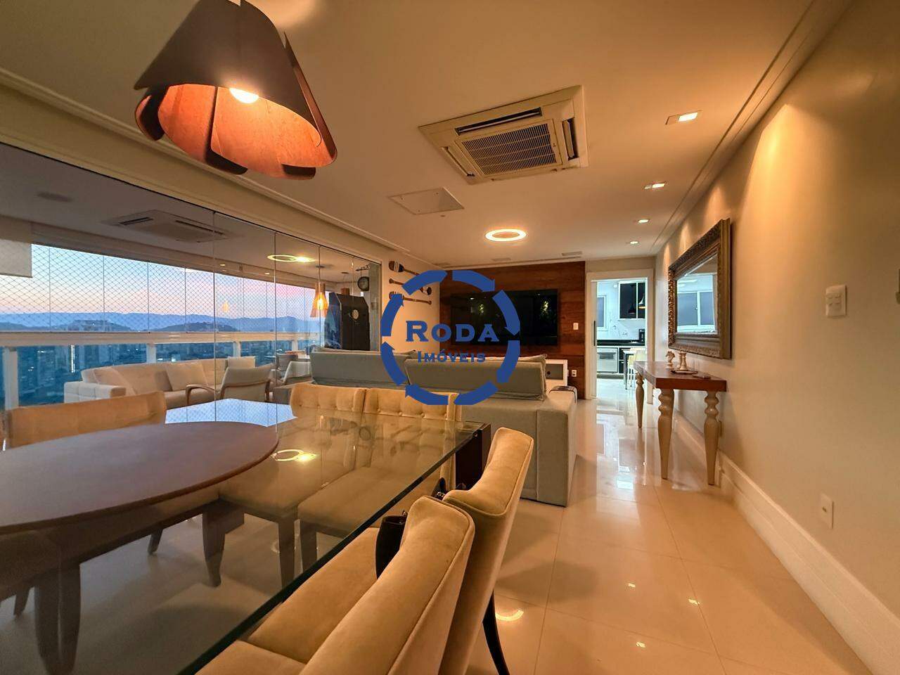 Apartamento para aluguel no Embaré: 