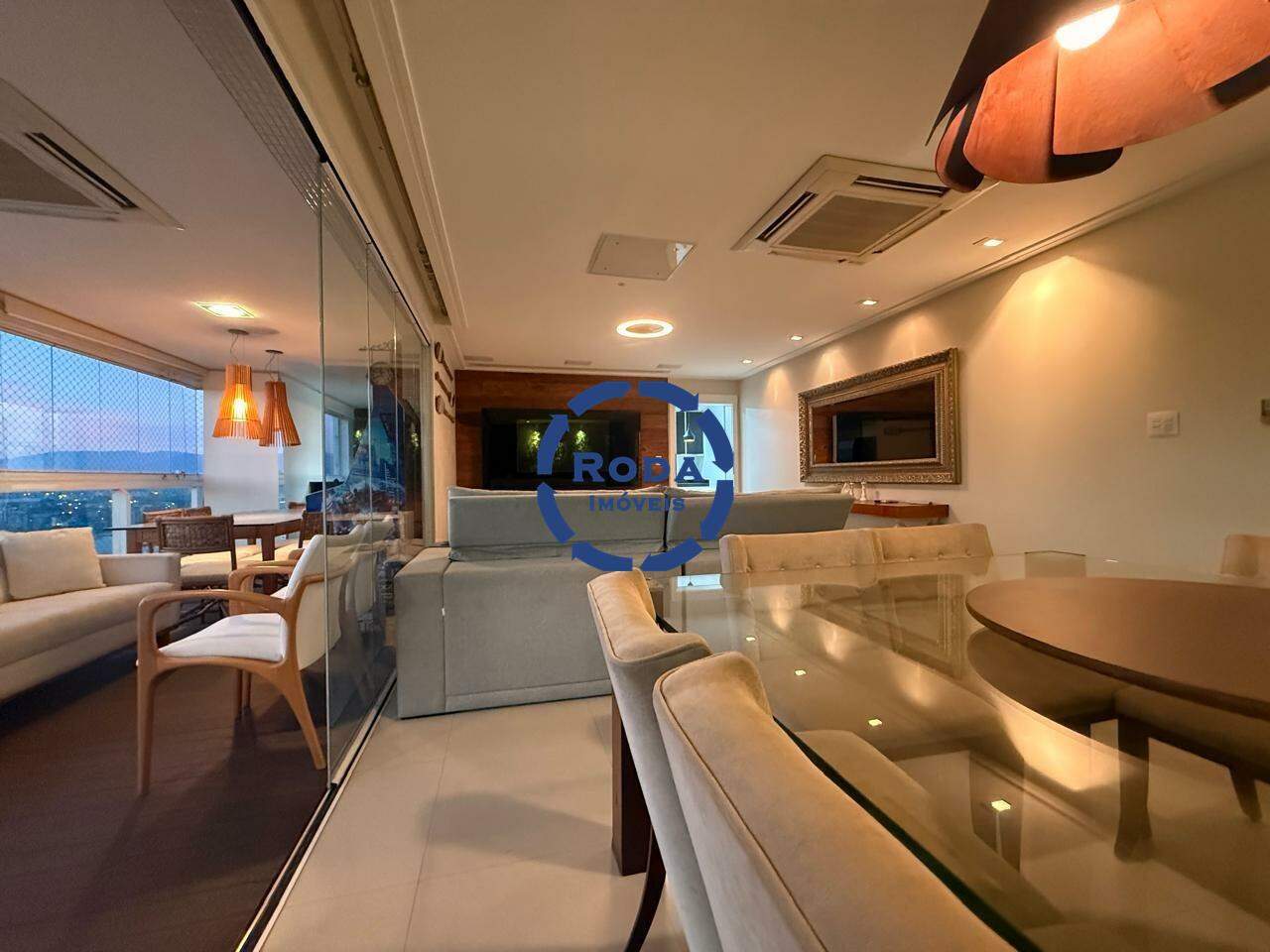 Apartamento para aluguel no Embaré: 