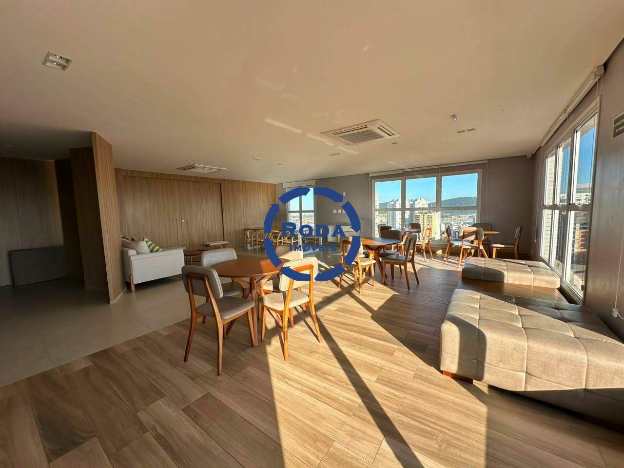 Apartamento à venda no Ponta da Praia: 