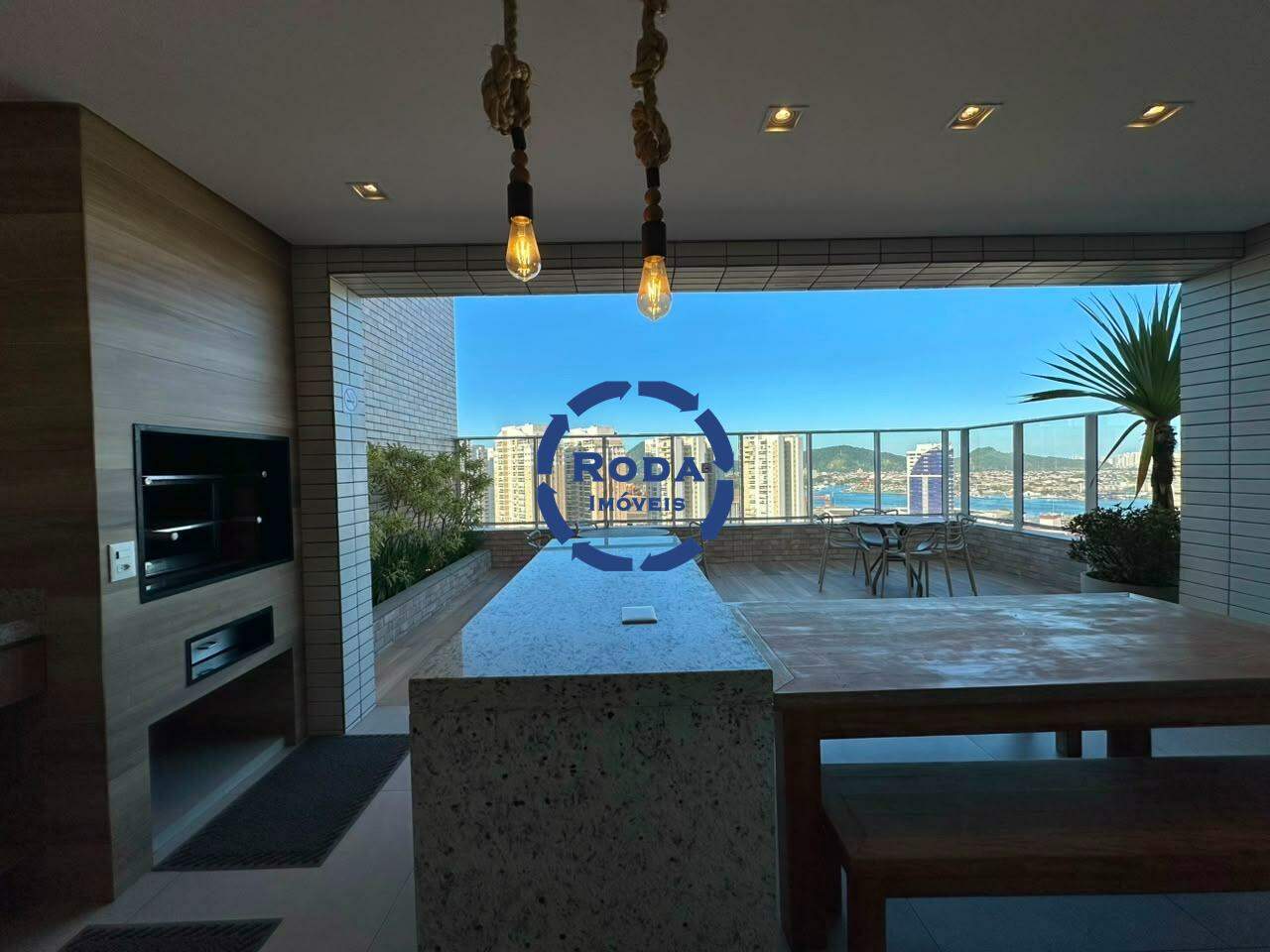 Apartamento à venda no Ponta da Praia: 