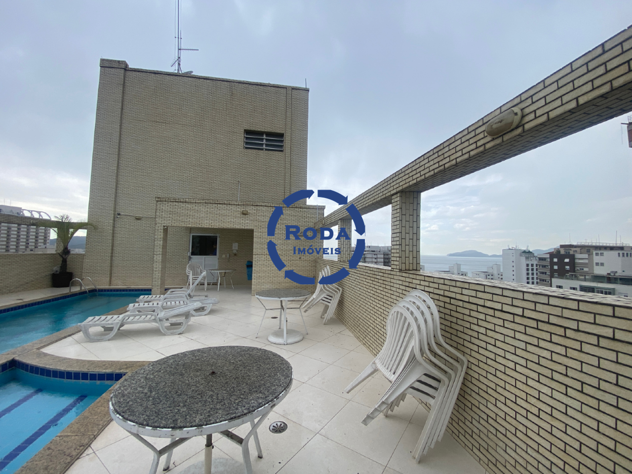 Apartamento à venda no Gonzaga: PISCINA