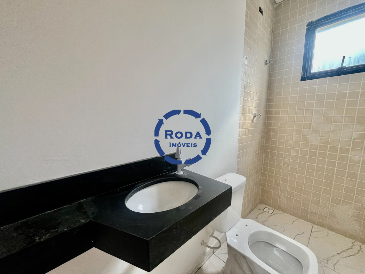 Casa de Condomínio à venda no Marapé: 