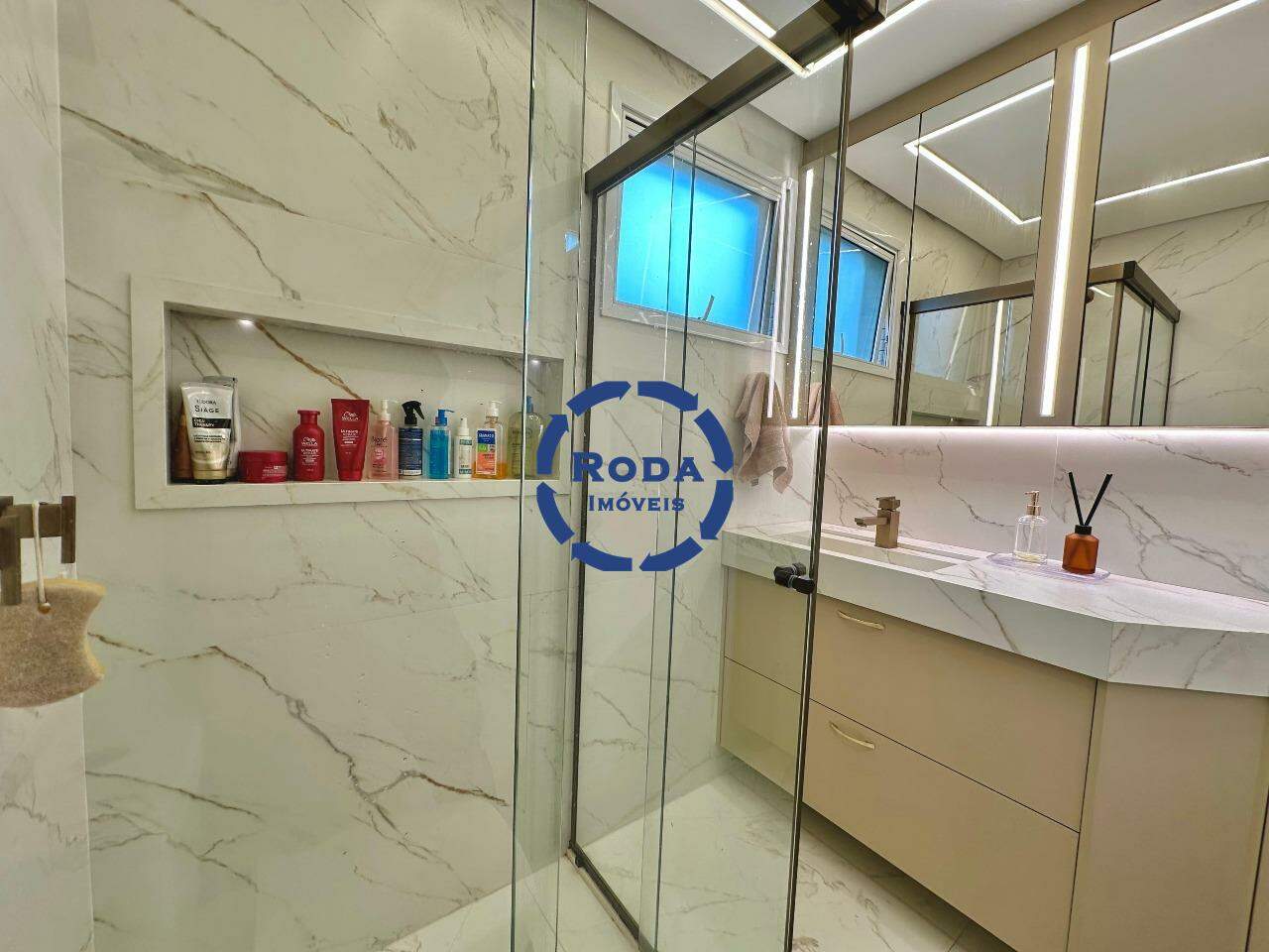 Apartamento à venda no Ponta da Praia: 