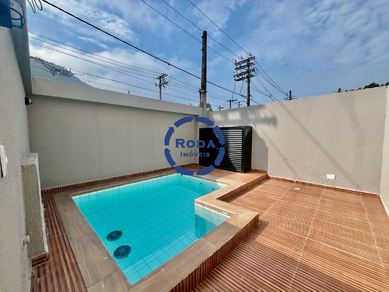 Casa de Condomínio à venda no Marapé: 